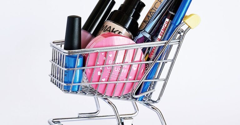 The Experts Are Sharing Their Online Shopping Secrets Right Here