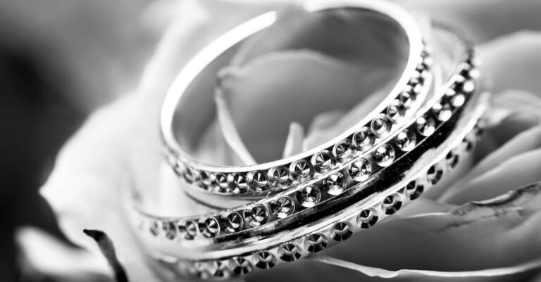Need Help Choosing The Right Jewelry? Check Out These Tips