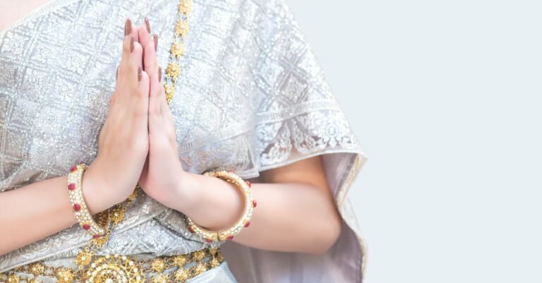 Tips On How To Wear Jewelry With Style